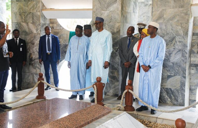 À Accra, le Premier ministre, Abdoulaye Maiga visite le Mémorial Kwame N’Krumah