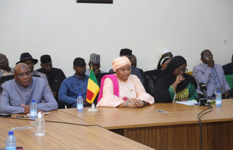 Nouvel an : LE MINISTRE DE LA SANTÉ ET DU DÉVELOPPEMENT SOCIAL TRACE LES PERSPECTIVES POUR 2025