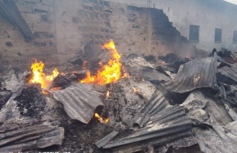 INCENDIE AU MARCHÉ ITAKA DE KINSHASA EN RDC : Plus de 100 boutiques des Maliens parties en fumée