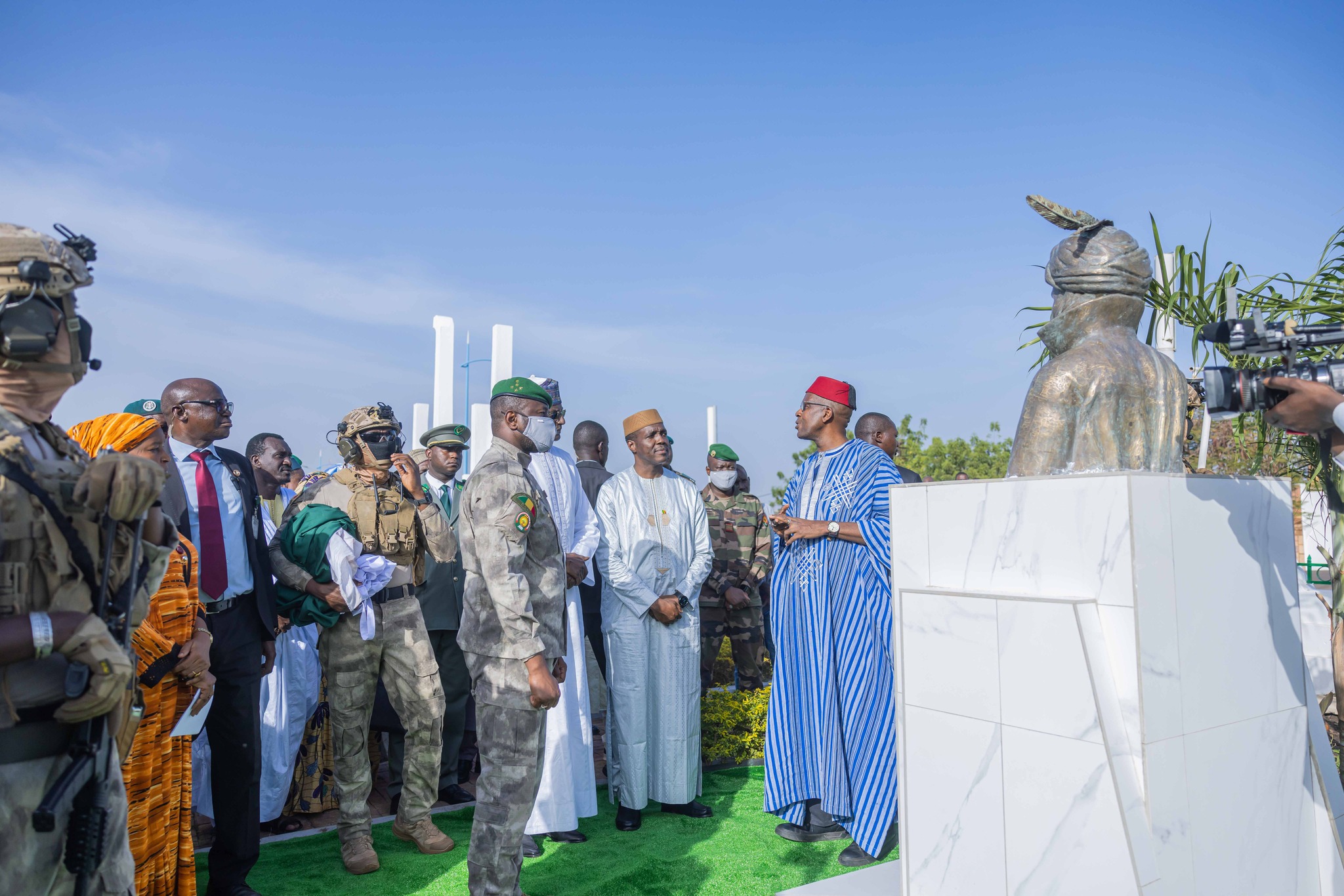 DÉNOMINATION DES PLACES ET ESPACES PUBLICS :Places “Mali Cεbaw” et “Mali Kεlεmasaw” : le Mali n’oublie pas ses grands hommes
