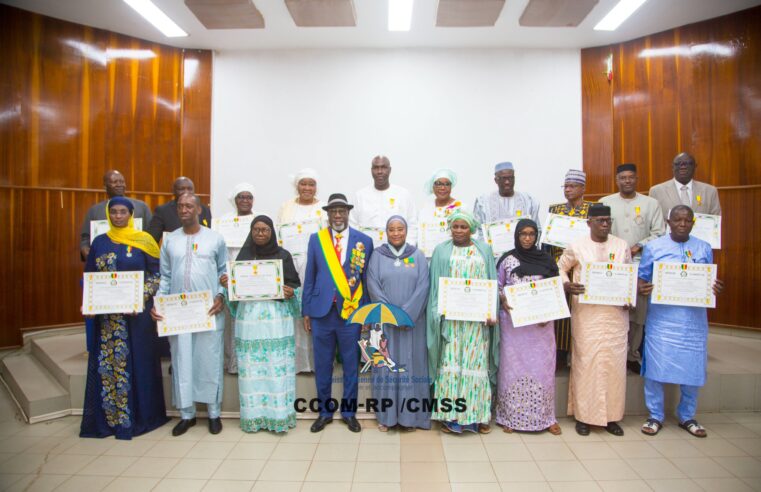 NATION RECONNAISSANTE : 26 cadres de la Santé et du Développement Social décorés